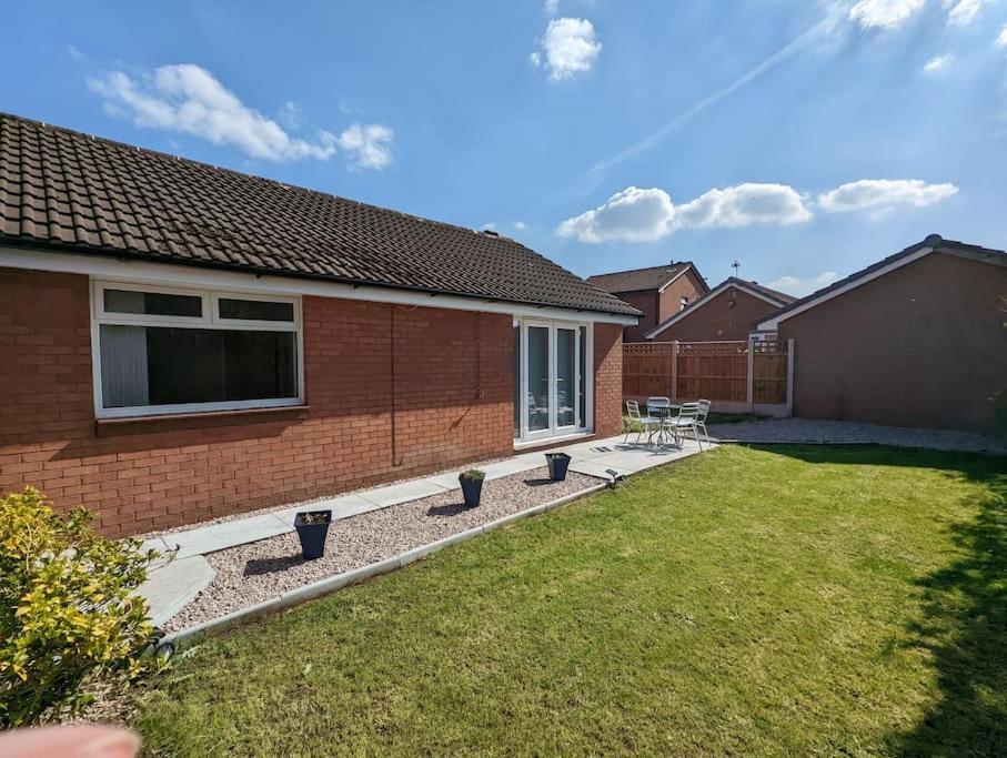 The Kilsyth,Detached Bungalow Воррінгтон Екстер'єр фото